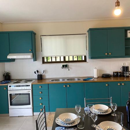 Appartamento Coastal Haven Kalamata Esterno foto