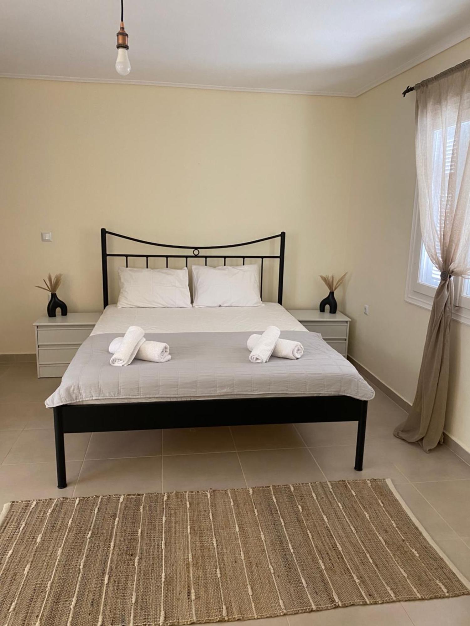 Appartamento Coastal Haven Kalamata Esterno foto